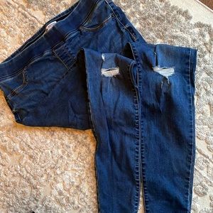 Distressed jeggings size 14 tall